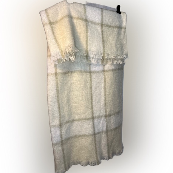 Indigo home blanket/ throw - Picture 3 of 8